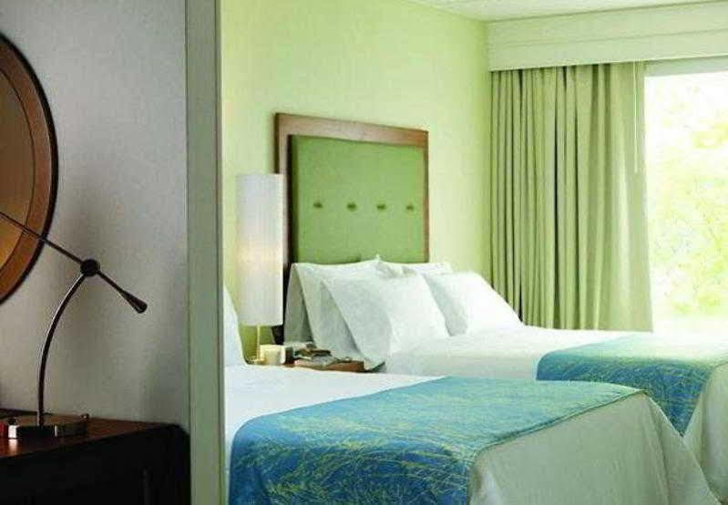 Springhill Suites Хамптън Екстериор снимка